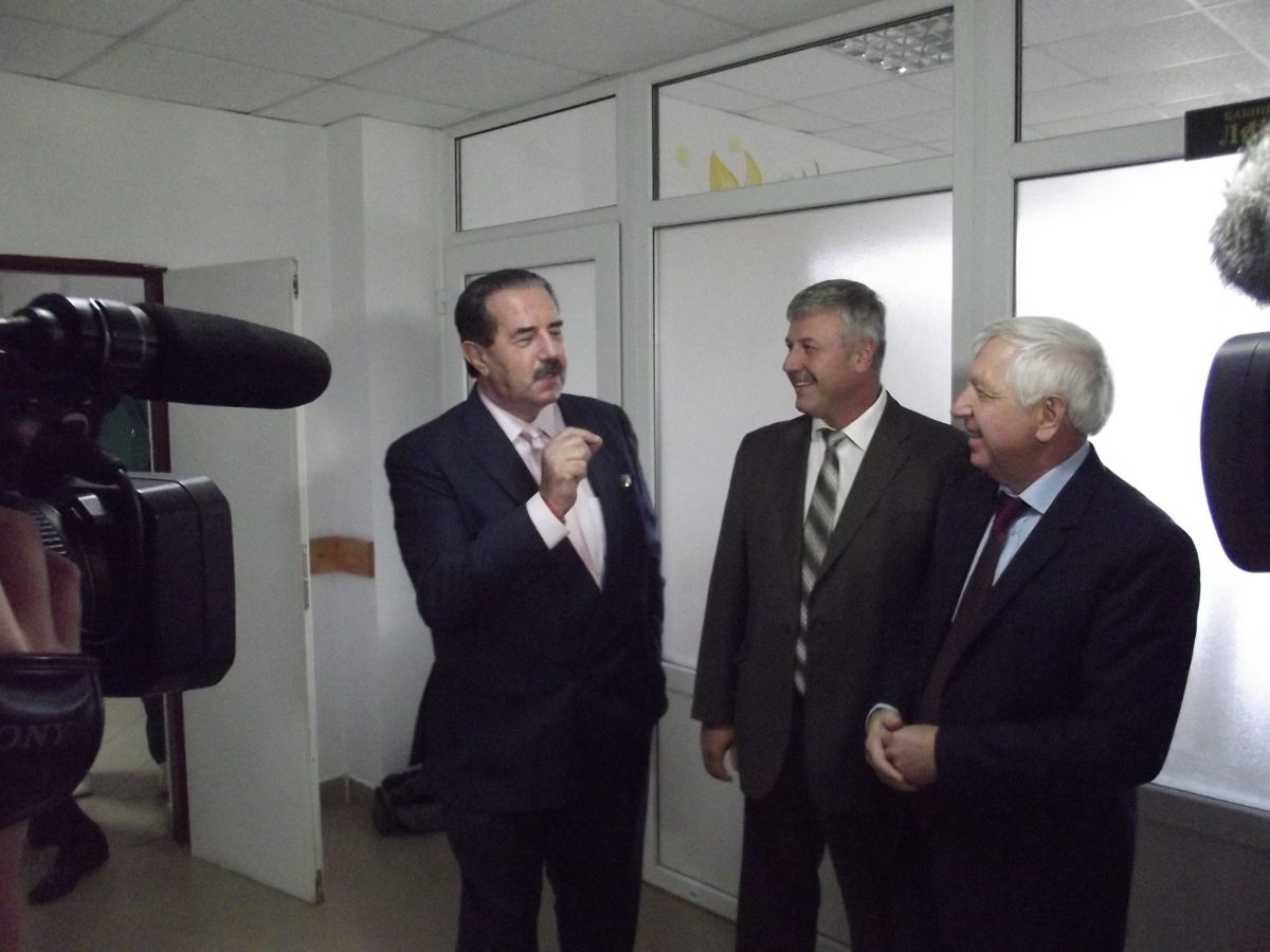 Dr. Alex (Sandor) Rovt | S.A.R.A - Sharing America’s Resources Abroad